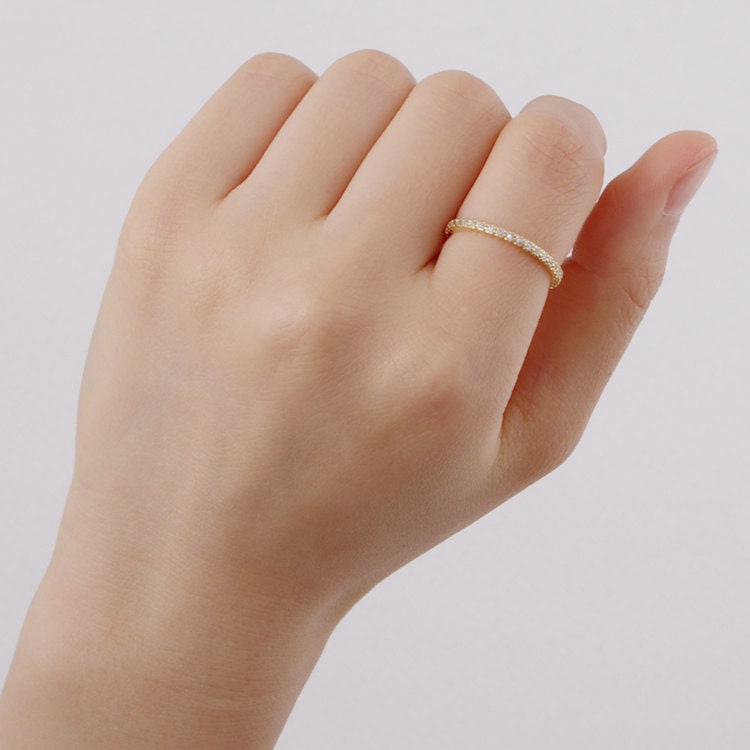 Single Golden Diamante Band Ring