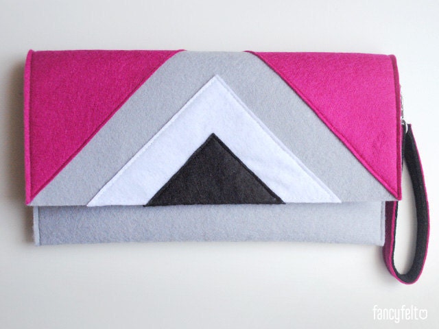 Nifty geometric gray felt clutch