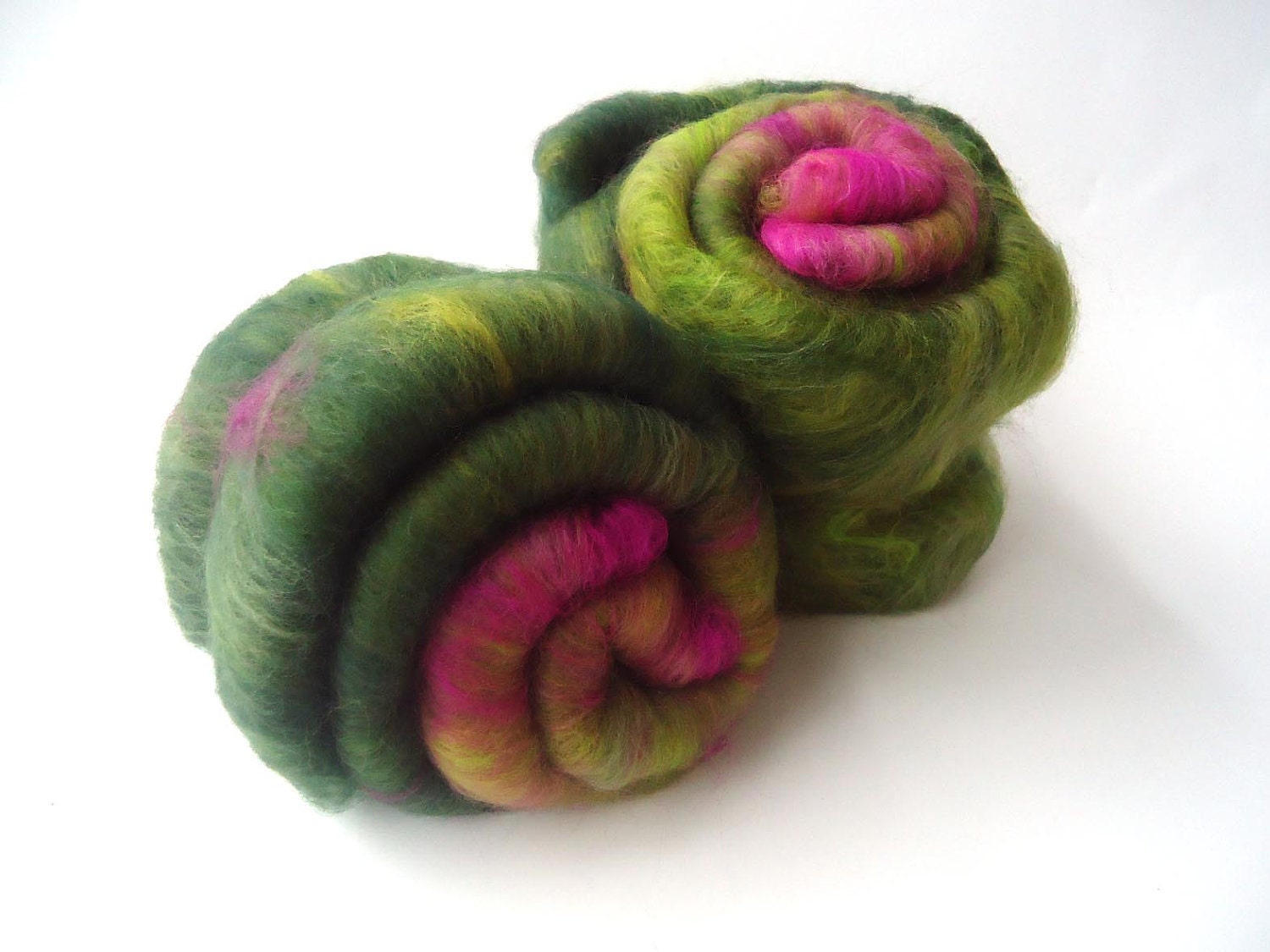 Green batt - merino wool- spinning - felting - 100g / 3.5oz WATER LILY