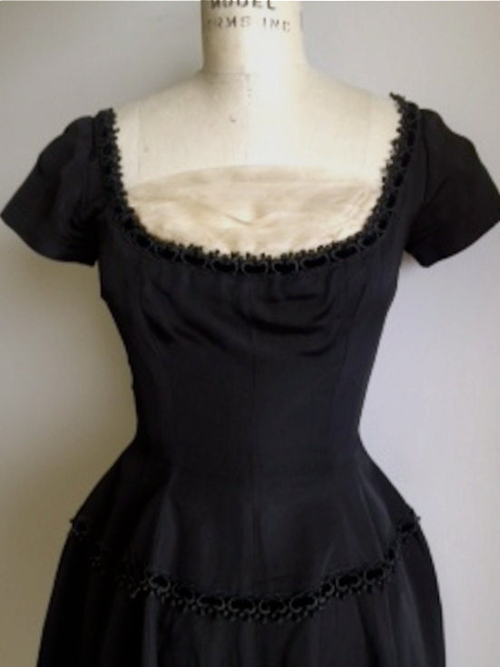 Vintage 1950's Gorgeous black designer evening dress w/ pockets