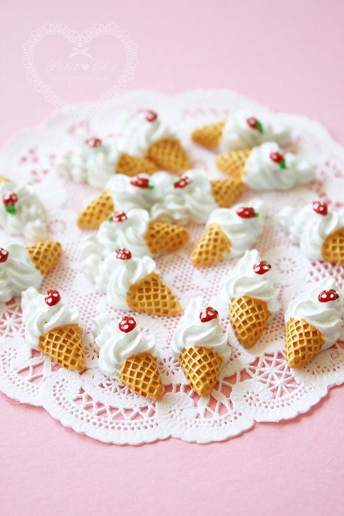 Cute Kawaii Vanilla Soft Serve Ice Cream Cabochon