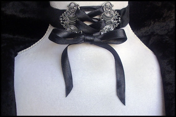 Black corseted velvet collar victorian burlesque goth