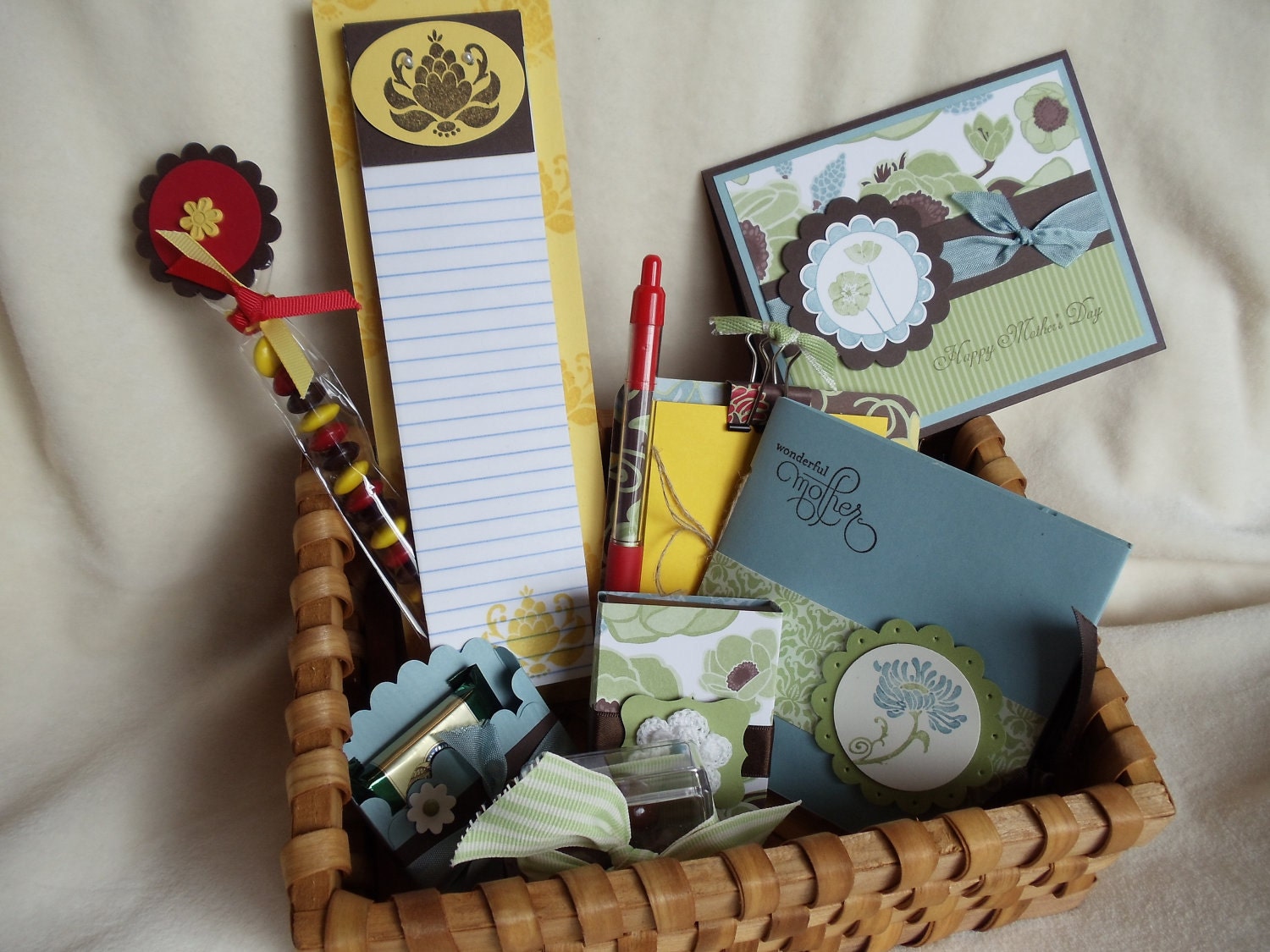 Mother's Day Gift Basket - Chocolate, Notes and Memories