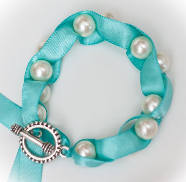 Twisted Ribbon Pearl Bracelet in Tiffany Blue