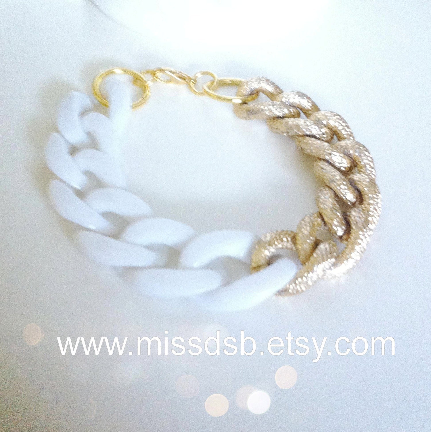 WHITE & GOLD Textured Chain Bracelet