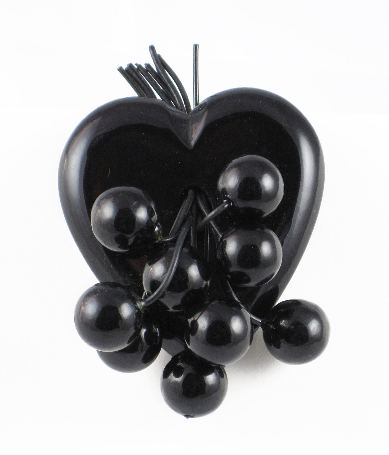 Vintage 40s Bakelite Heart Brooch - Black