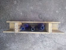 Madera rústica paleta 3 botellas de vino titular, amarillo canario