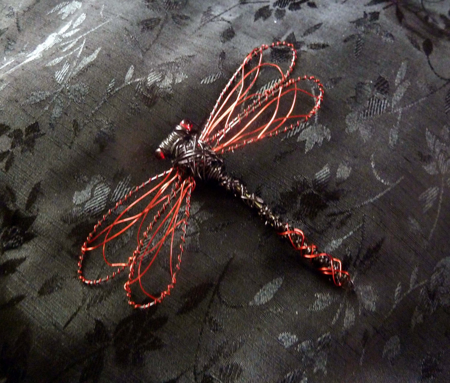 Black and red wire dragonfly brooch - DreamSand