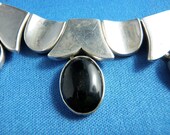 Beautiful Vintage Sterling Silver and Oval Obsidian Cabachon Sculpted Necklace
