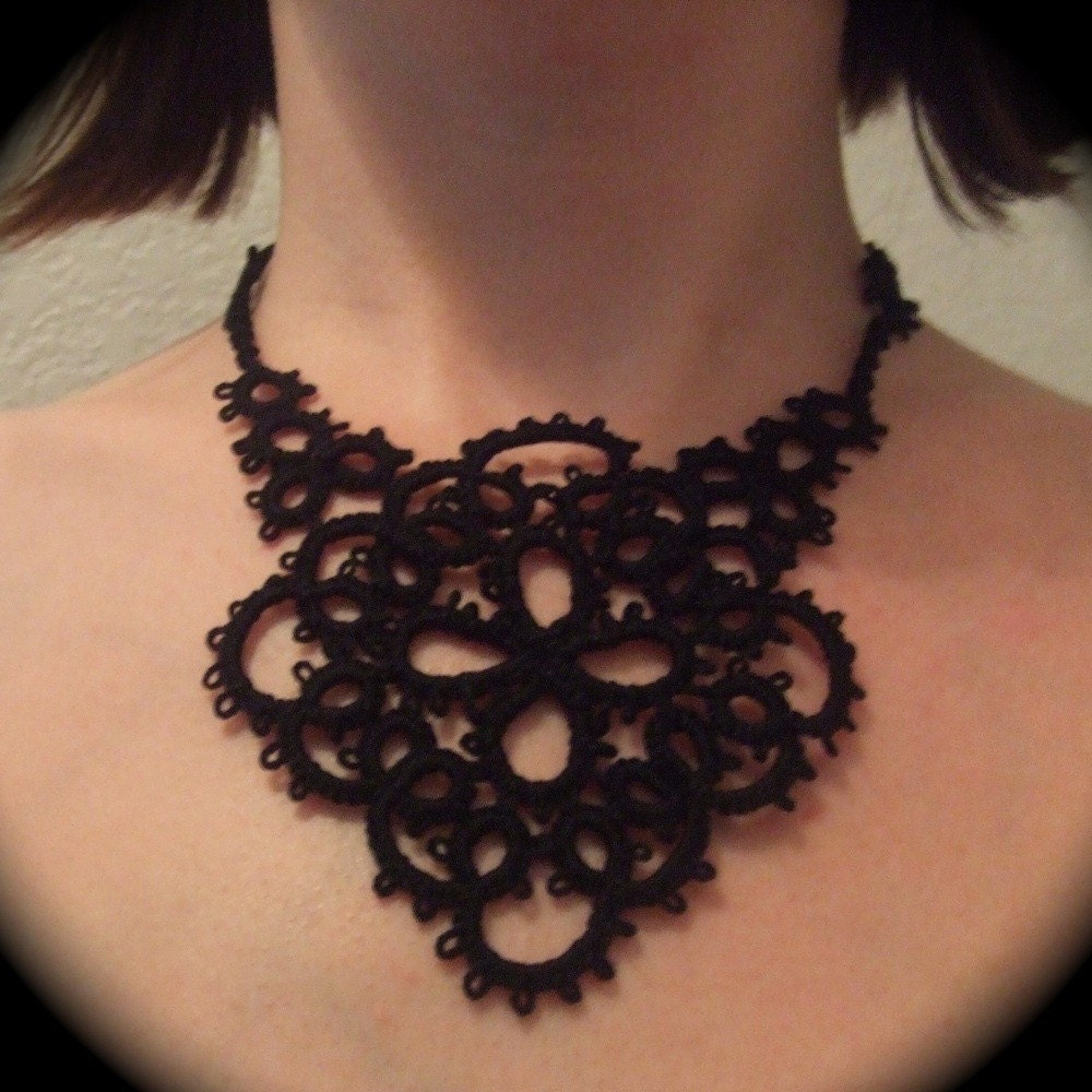 Tatted Lace Statement Necklace - Vive La Reine
