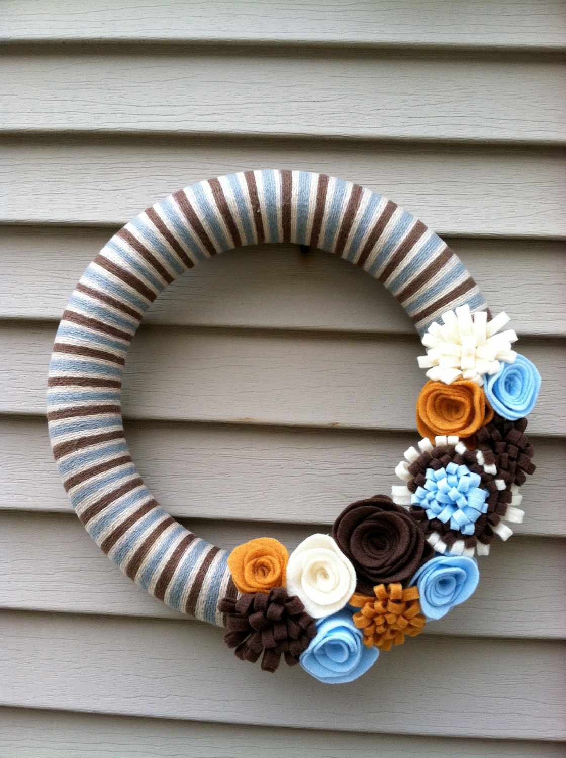Winter Wreath - Brown, Blue and Cream Yarn Wreath with Felt Flowers.  Winter Wreath - Holiday Wreath - Yarn Wreath