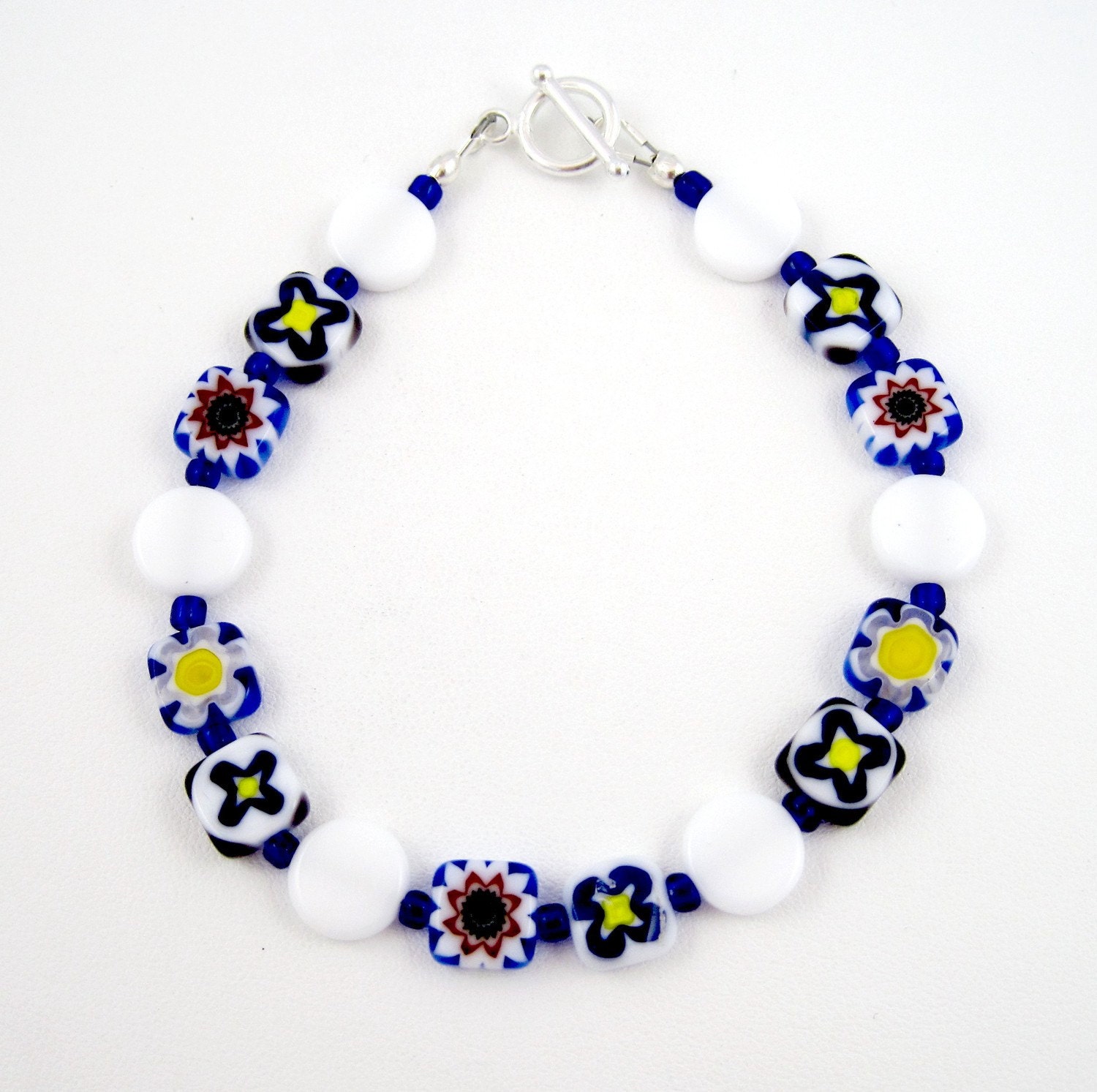 Flower Bracelet, Navy Blue Bracelet, White Bracelet, Beaded Bracelets, Womens Bracelets, Teen Bracelet, Handmade, Dutch Jewelry, Glass Bead