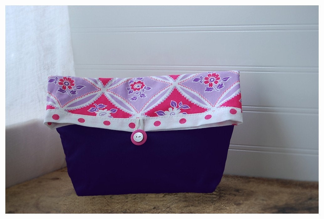 Handmade Makeup Bag, Purple Pink geometric Clutch Purse, Spring Fashion, Wedding Bridesmaid Clutch, Travel, Bridesmaid Gift tagt