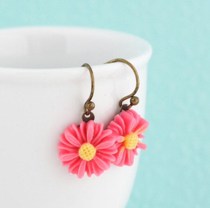 Pink Jewelry -  Daisy Earrings, Flower Earrings, Vibrant Pink Daisy Earrings, Drop Earrings