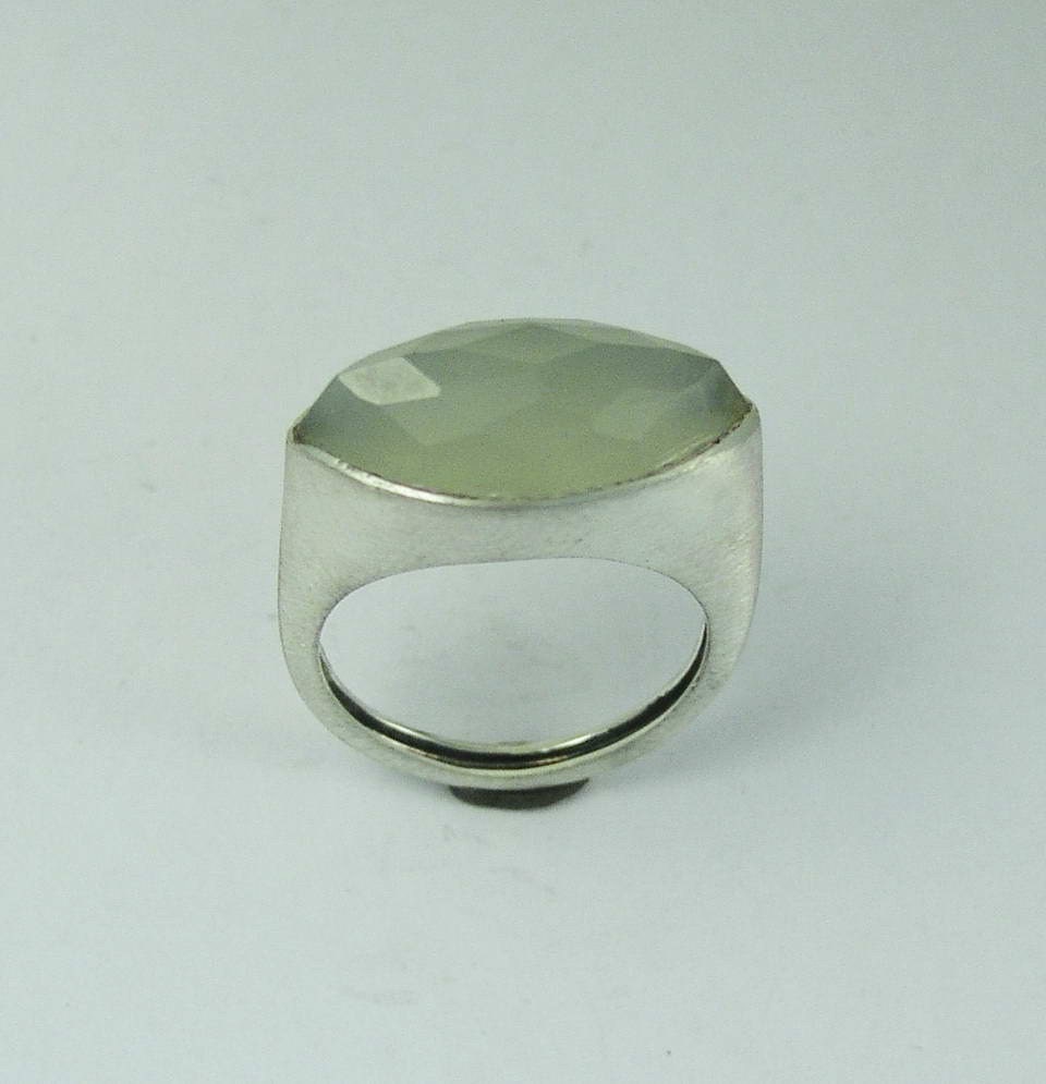 sterling silver gemstone ring with green jade - First impressions