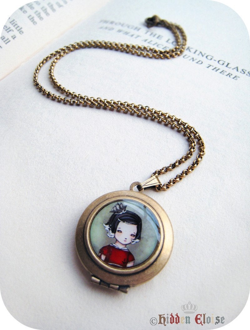 Delicate Round Art Locket  -My Captain...we've reached the end of the world-  A03