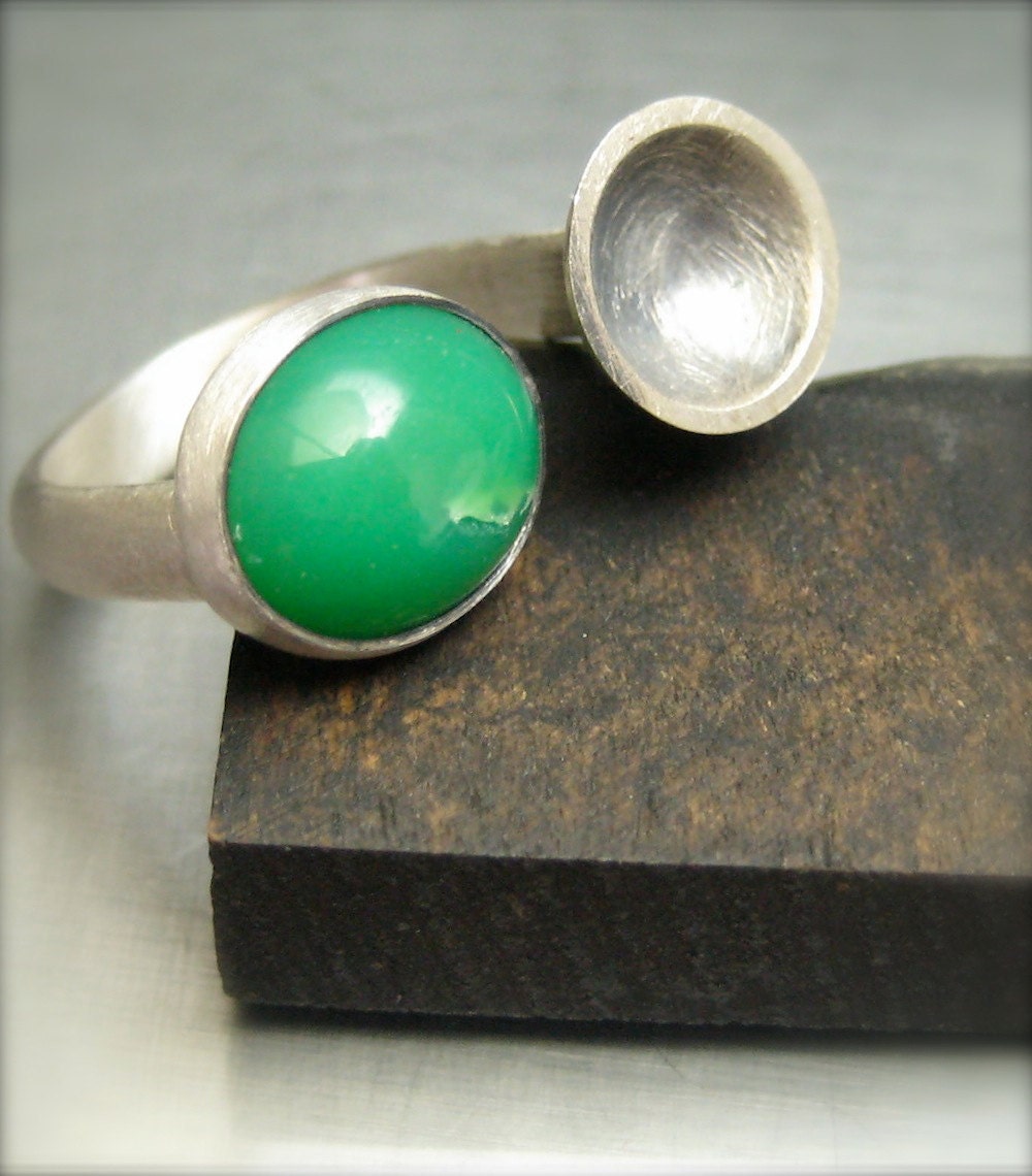 Chrysoprase Ring in sterling silver. Reflections.  Gemstone Ring.   Double Ring.