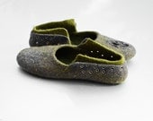 Women house shoes EASE, eco fashion felted slippers, Gray and Olive