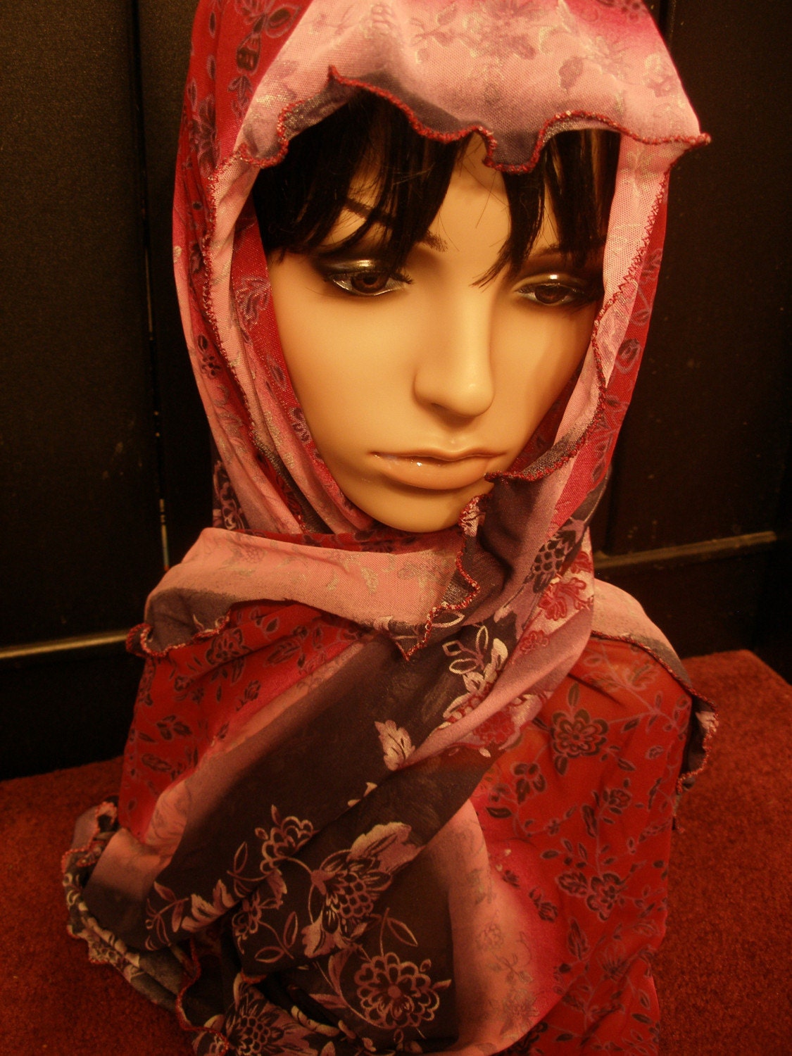 Feminine and Delicate Ladies Fashionable Scarf