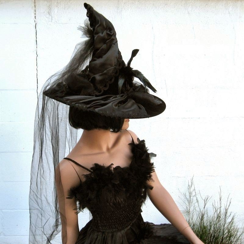 Victorian Gothic Witch Hat Deluxe