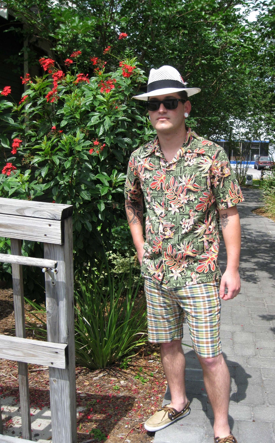 Green & Red Hawaiian Shirt - Hula Girls, Ukeleles, Flowers