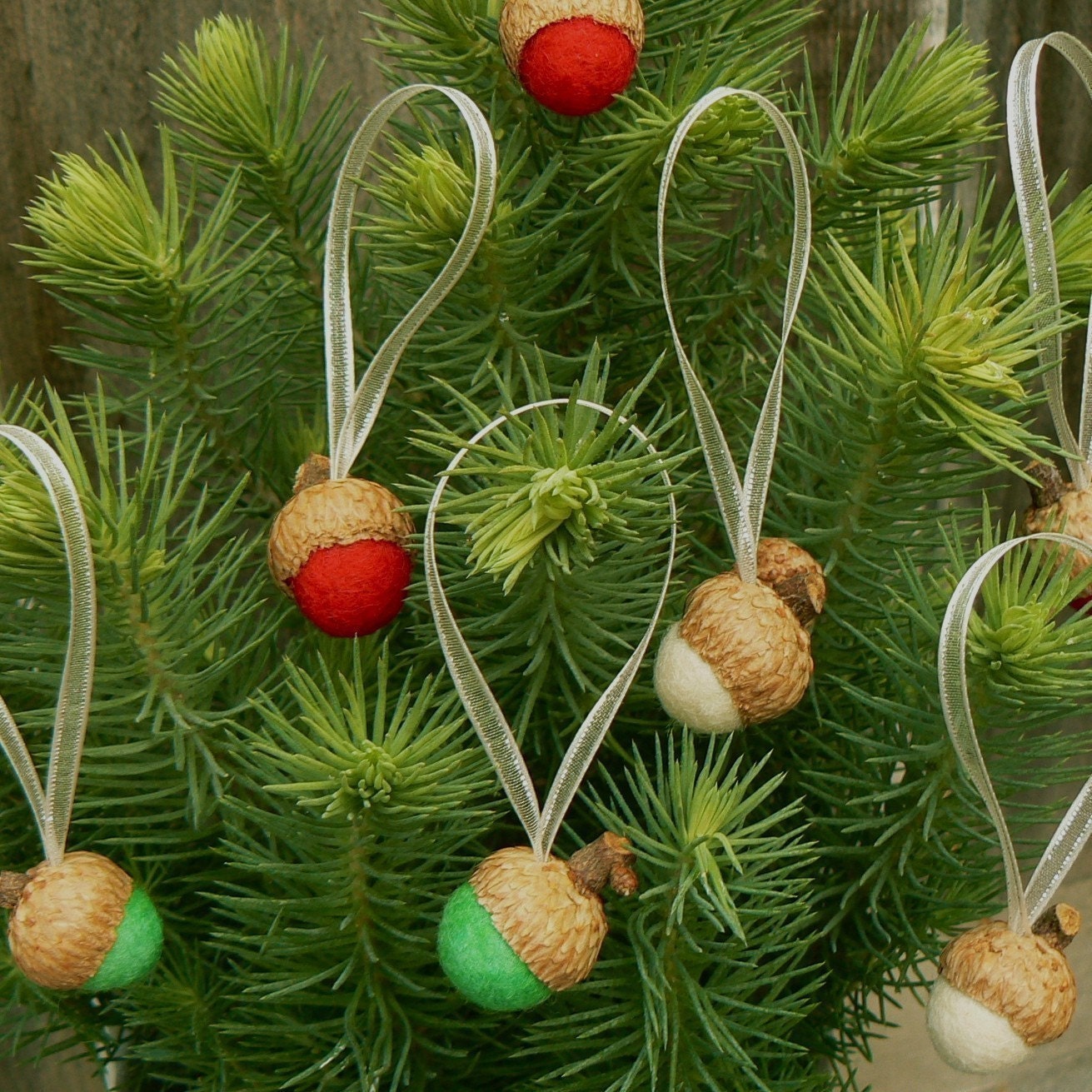 Natural Christmas Ornaments Acorns, Holiday Tree Decor, 18 Hanging Decorations, needle felted, Holiday decoration