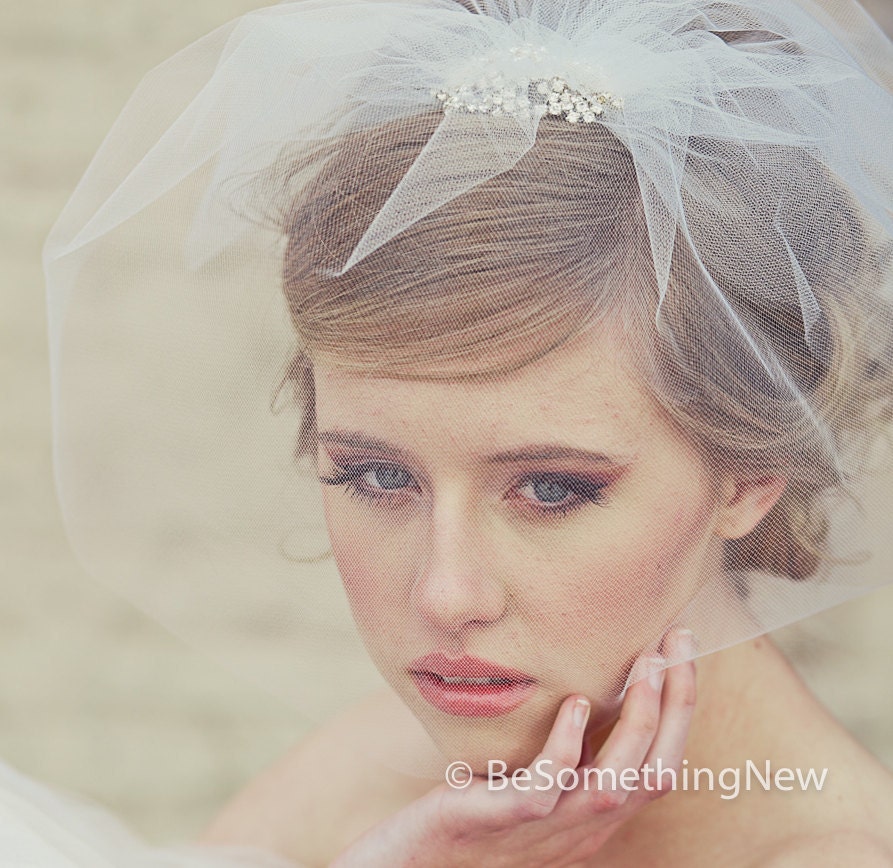 wedding birdcage veil with flower rhinestone comb, modern wedding hair