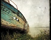Epave de Bateau 02 - 8x8 Fine Art Print - Forgotten Ships - Blue White - Boat Wreck Landscape Photography - Etsy Wall Art - TFTeam