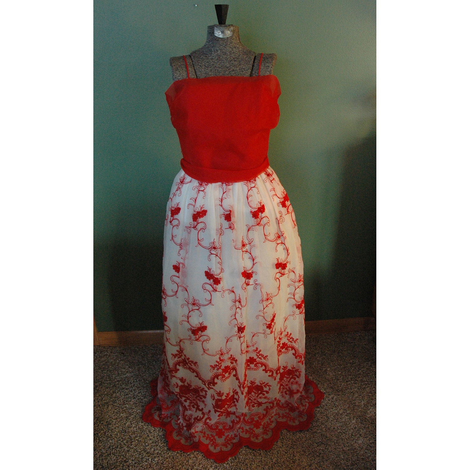 Vintage Party Dress in Sheer Floral Design - Red and White Flowers