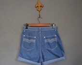 1970s Jean Shorts with White Contrast Stitching / High Waist Denim Cut Offs / size medium / 6