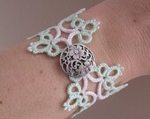 Hand Tatted Green and White Bracelet