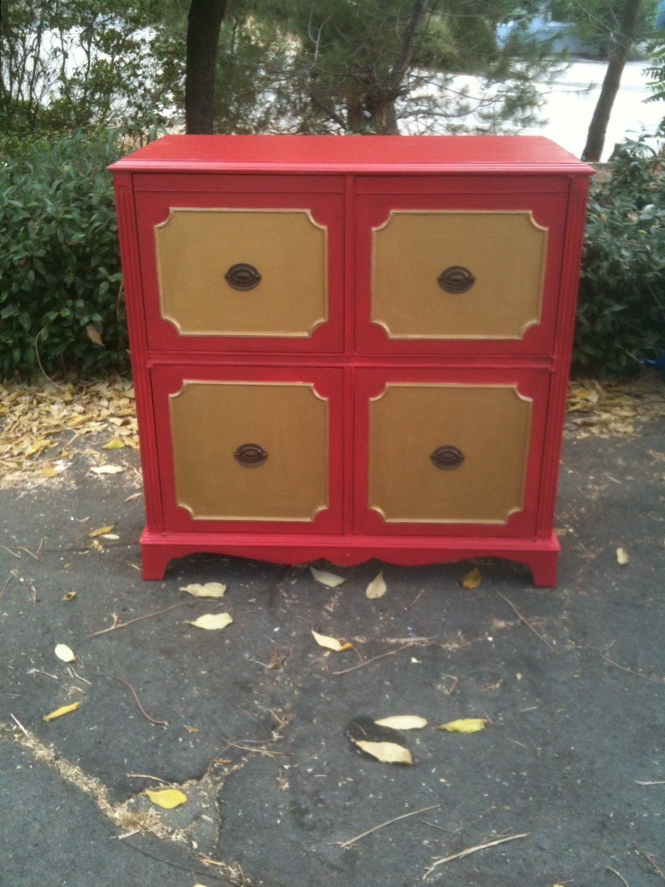 Antique 1940s 'Pink Daiquiri' Pink and Gold Radio