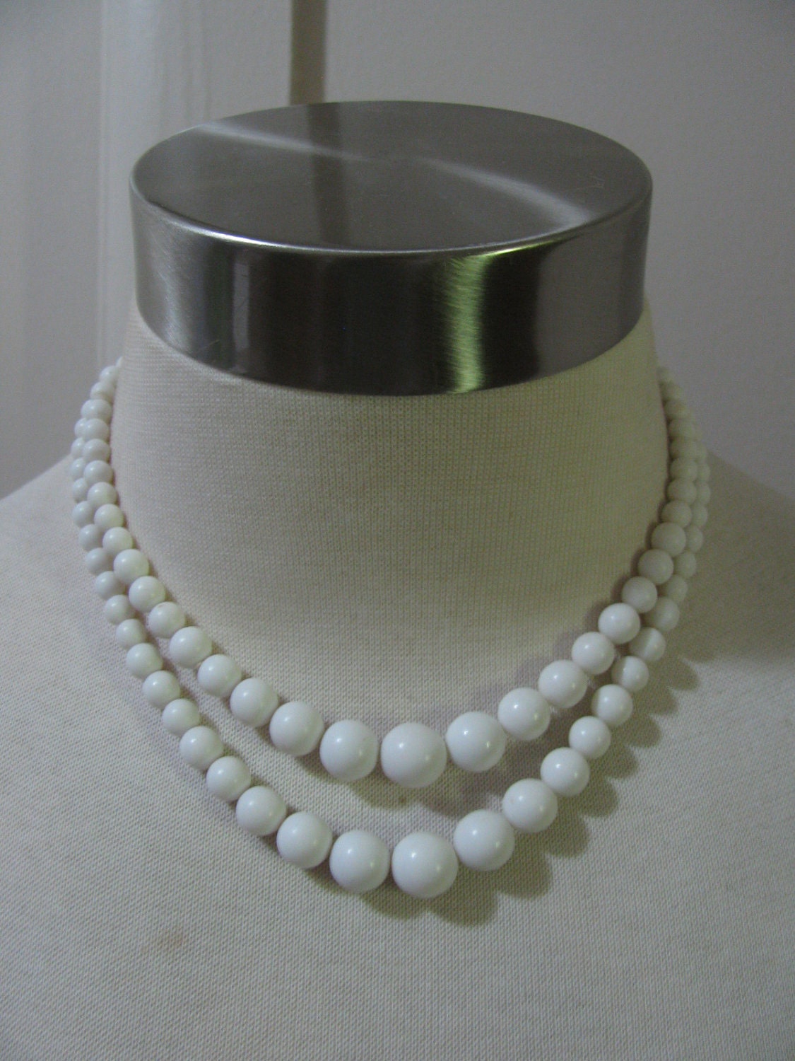 Vintage Two Strand WHITE beaded beads Necklace - 50s 60s - Bib Necklace - Estate Jewelry - costume