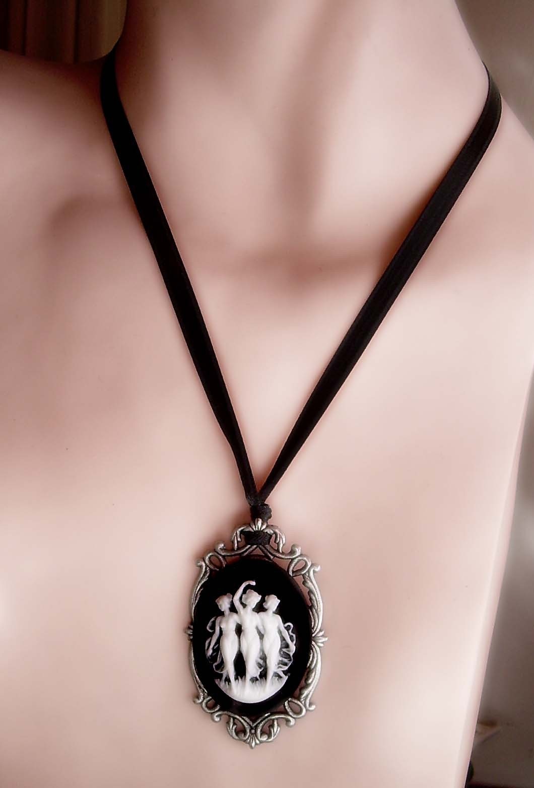 Power of Three GODDESS Pagan Wicca Witch Sisters Girlfriends Gothic Victorian black NECKLACE