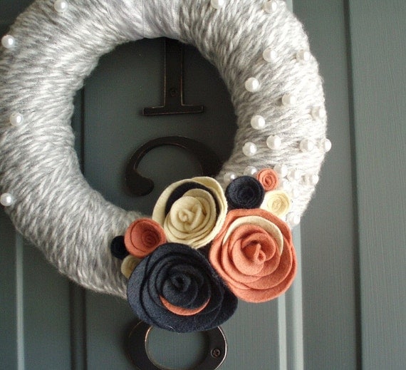 Yarn Wreath Felt Handmade Door Decoration - Pearly 8in