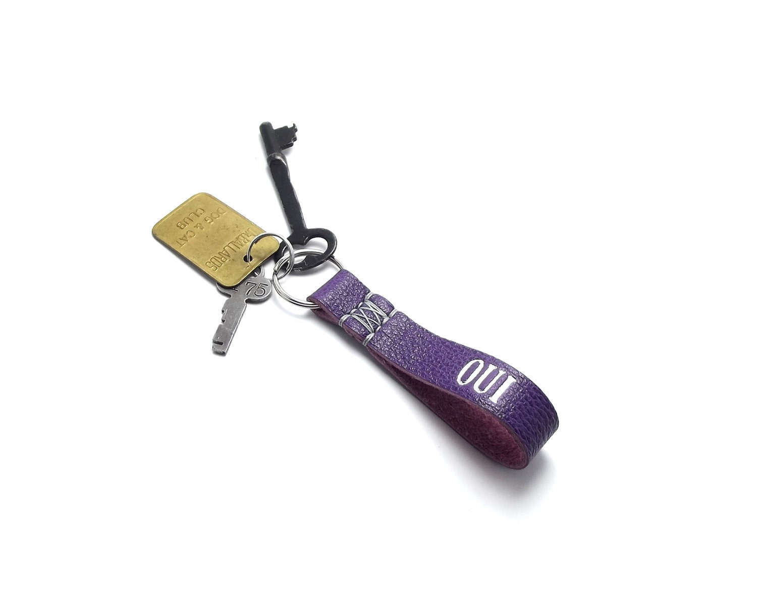 Purple Personalized Monogrammed Leather Key Fob, KeyChain, bright, violet, grape, OUI YES - sakao