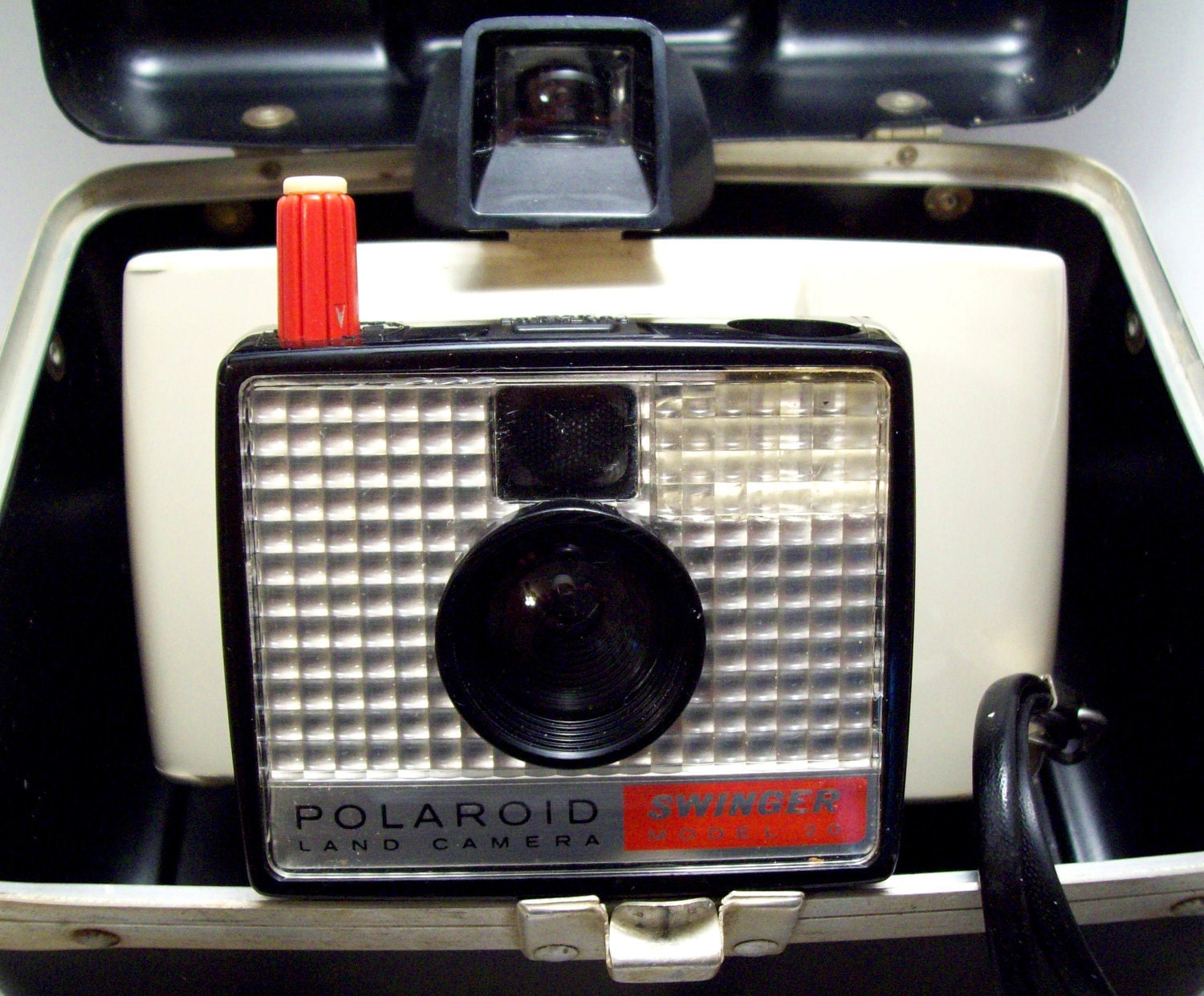 Polaroid -Swinger- Land Camera Model 20 - with Hard Case and Instruction Manual
