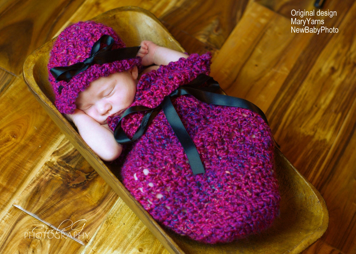 Hat and Cocoon Newborn Photoprop in BERRIES - 2pcs - Cocoon and Hat Photography Session