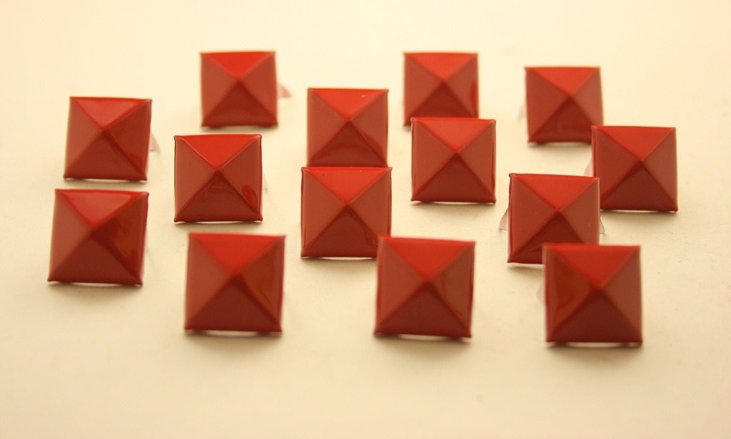 50 pcs. Red Pyramid Stud Biker Spikes spots nailheads 13 mm.