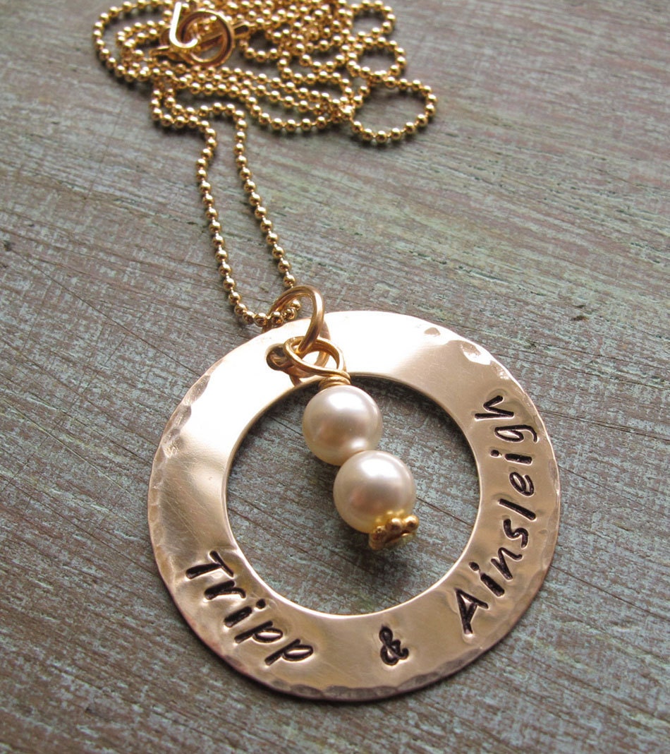 Mother's Day Gift Gold Personalized Circle - Kids Names with Pearls - Family