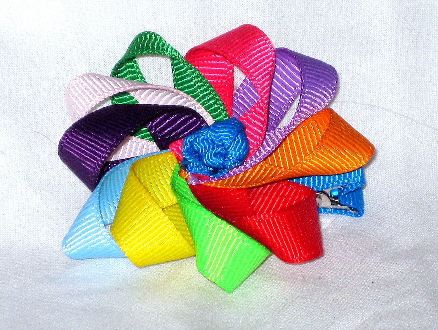 Daisy Bow Girl Scout Troop -12 hair clippies