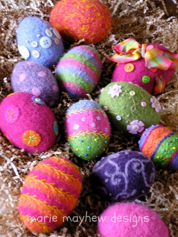 PATTERN-BOOKLET. A Knit & Felt Wool Eggs Pattern