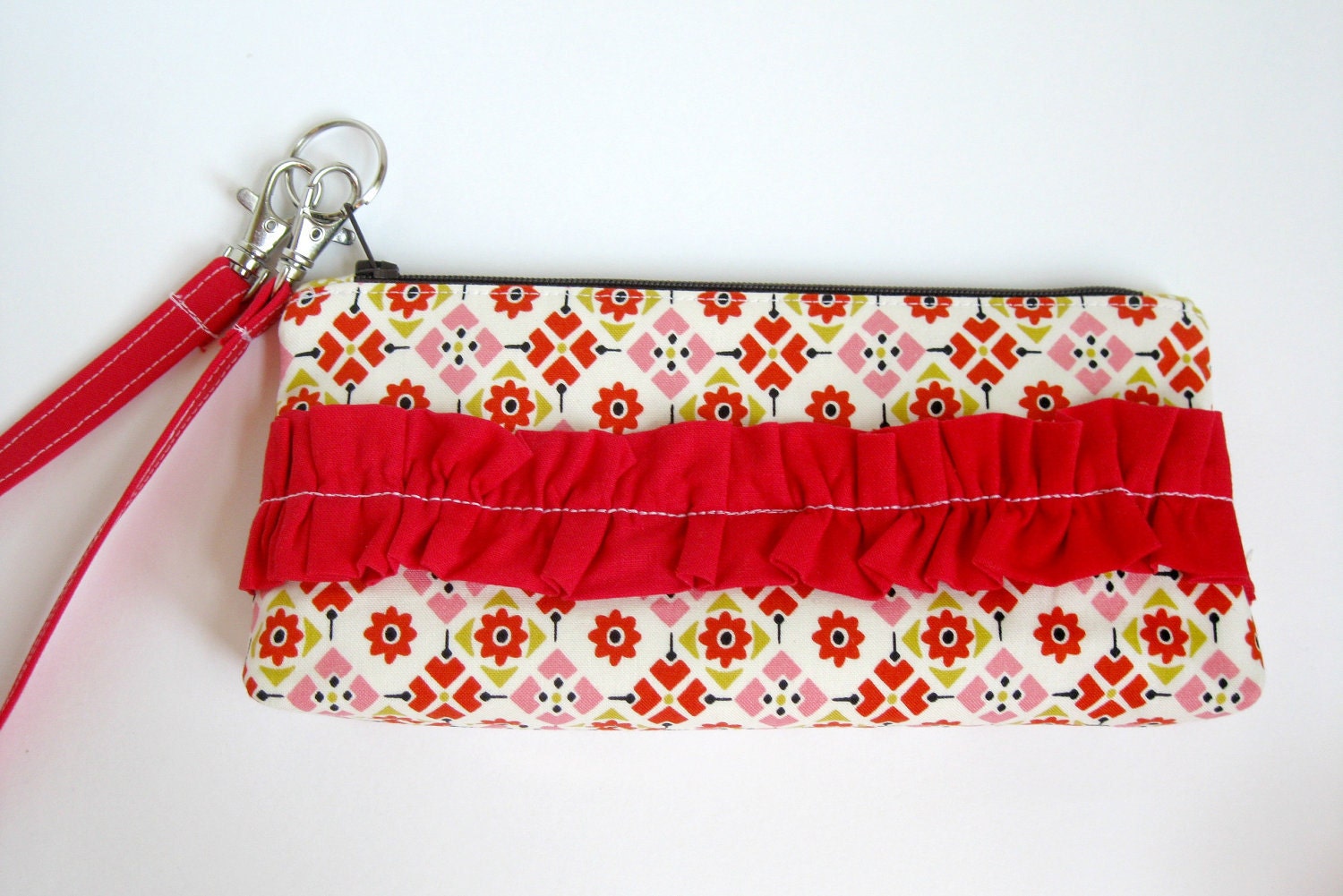 Pattern: 3 Sizes of Zipper Pouces with wristlet option- Sewing Tutorial & Pattern eBook in PDF format