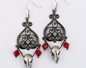 Miyu Decay Noir Filigree Heart Earrings