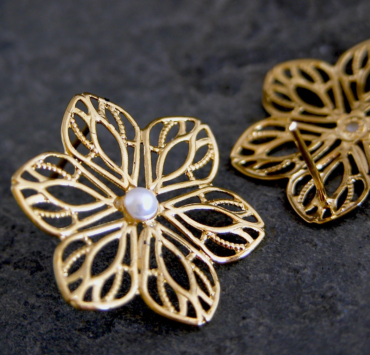 Bridal Wedding Party Earrings Elegant white pearl Earrings,Gold Stud Earrings, Lace Wedding Earrings , Gold Flower Stud Earrings With Pearl