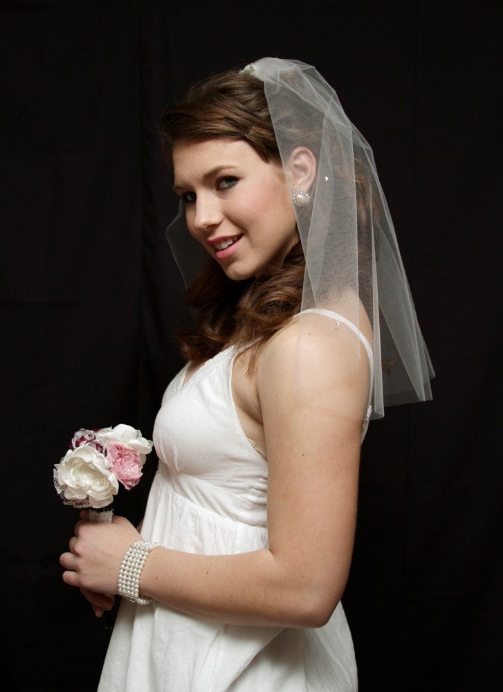 Short wedding veil with rhinestones, shoulder length, ivory, ready to ship