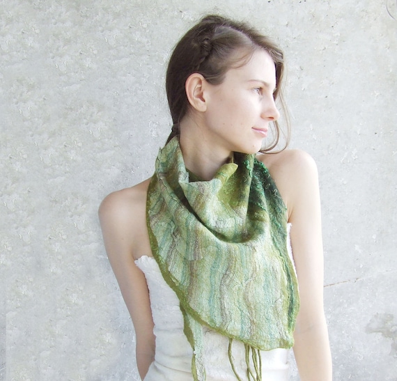 Green scarf baktus woodland, felted wool triagle OOAK, for her oht girl boho hippie fall autumn fashion