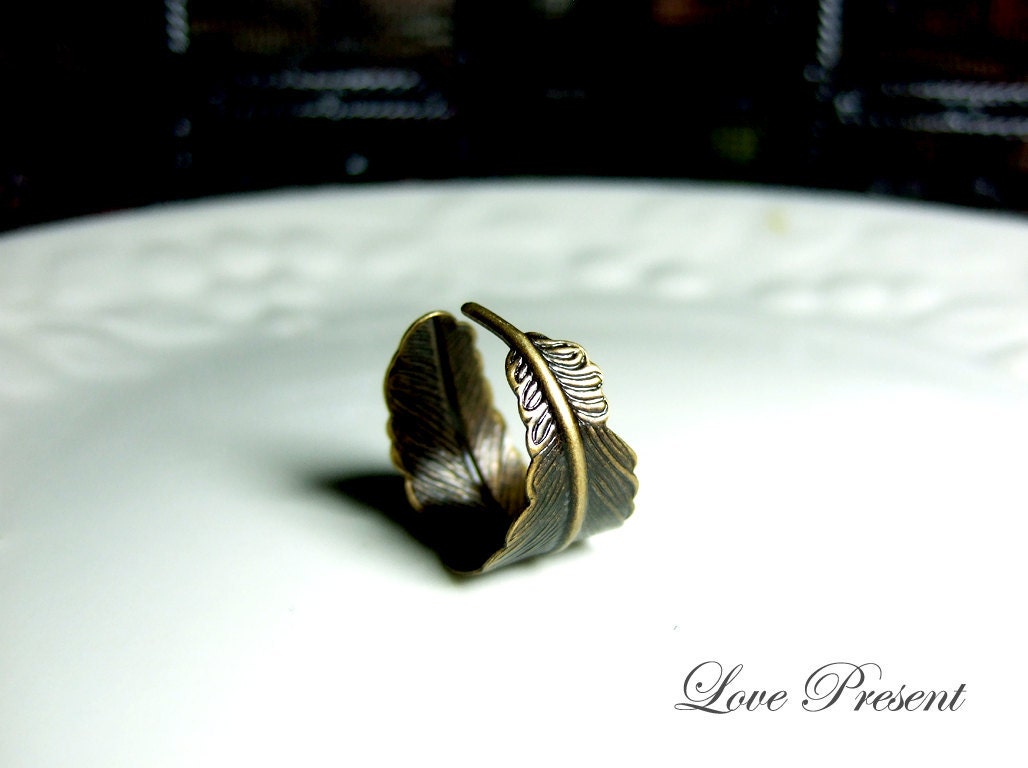 Antique Feather Ring Down art nouveau vintage style - Color Anti Brass,Gold,Black Vintage and Sliver - Choose your color
