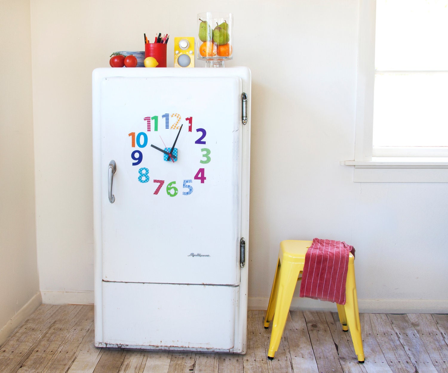 Magnetic fridge clock. '1-12 numbers' design - choose colours