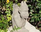 Vintage GARGOYLE STATUE Solid Stone Garden Art (a)